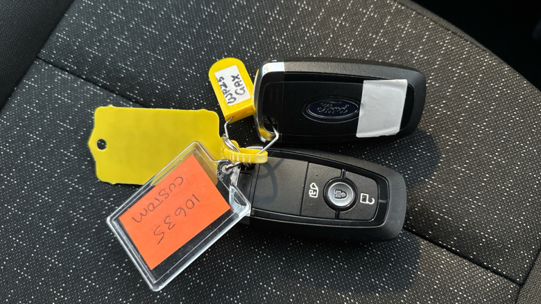 Ford Tourneo Custom 320 L2 Diesel Fwd 2.0 EcoBlue 136ps H1 Zetec 8 seater Auto